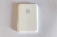 苹果magSafe外接电池支持反向充电吗，magsafe外接电池可以一直插电吗