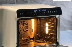 烤箱第一次空烤关门还是开门，烤箱第一次使用空烤要把门打开吗？