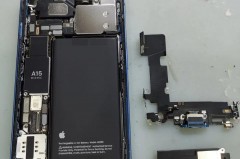 iphone掉水里听筒有杂音怎么回事，苹果手机掉水里听不见声音？