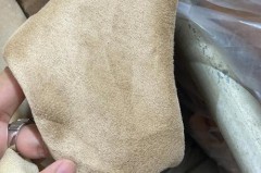 麂皮绒大衣保暖吗，麂皮绒皮衣？