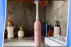 电动牙刷需要手动来回刷吗，电动牙刷用不用手持来回动？