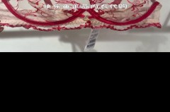 美丽内衣是慕旗下的吗_美丽纪实内衣多少钱一套