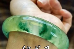 独龙玉好还是翡翠好，独龙玉好还是翡翠好呢