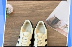 脚在鞋里滑是因为鞋大了吗_鞋子里面脚总是往前滑