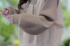 连帽卫衣可以贴身穿吗_连帽卫衣直接穿