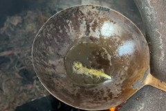 加盐的铁勺为什么容易生锈_加盐的铁勺为什么容易生锈呢