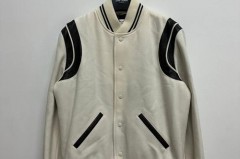 袖子是皮的棒球服能机洗吗，棒球服皮袖子怎么洗白色可以机洗吗？