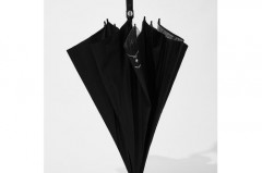 雨伞上的黑色霉斑怎么洗掉，雨伞上面的黑色怎么去掉