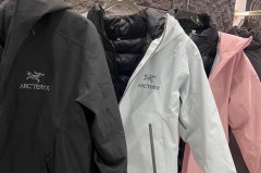 刚买的冲锋衣为何有种塑料味_刚买的冲锋衣为何有种塑料味道