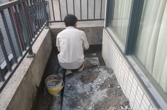 阳台刚贴好的瓷砖被雨淋了有事吗，阳台贴砖后下雨？