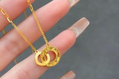 周大福小金条项链大的好看还是小的好看，周大福金条纯度？