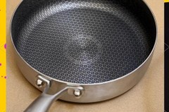 蜂窝不粘锅真的不粘吗，蜂窝不粘锅真的不粘吗有毒吗？