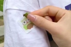 防蚊贴贴在衣服上还是皮肤上，防蚊贴能不能贴在皮肤上？