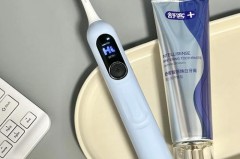 电动牙刷需要手动来回刷吗_电动牙刷用不用手持来回动