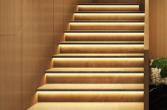 楼梯踏步灯高度多少合适，楼梯踏步灯高度多少合适安装