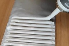 窗户打了玻璃胶多久能开窗，窗户打玻璃胶打了一面