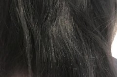 天生自然卷可以用直发梳吗_天生自然卷的头发能洗直吗