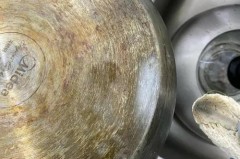 不锈钢锅外表有黄锈怎么处理_不锈钢锅外面的黄渍怎样洗掉