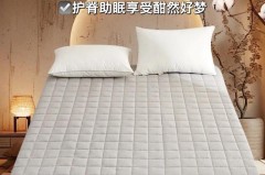 老年人能睡软床垫吗，老年人适合睡软床还是硬床?？