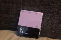 三星zflip3是屏下摄像头吗，三星zflip3是曲面屏吗