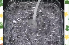 咖喱渍洗了变红怎么办，咖喱污渍变红