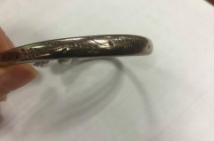 银手镯变黄了是怎么回事，银手镯变黄了是怎么回事怎么清洗