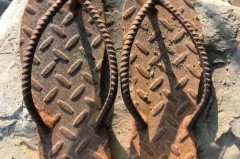 拖鞋能用开水烫吗_拖鞋用热水烫