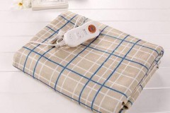 电热毯上面就铺个床单可以吗，电热毯上面铺一个床单可以吗？