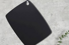 砧板上黑色是什么东西，砧板上黑色是什么东西啊