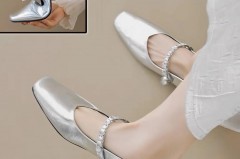 大脚适合玛丽珍鞋吗，大脚适合穿什么样的马丁靴？