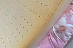 乳胶凉席洗后为什么会有小颗粒_乳胶凉席洗后有白色沉淀