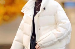 白鸭绒羽绒服有味道正常吗_白鸭绒羽绒有味道怎么去除