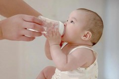 冲奶粉用恒温壶好吗，给宝宝冲奶粉用恒温调奶器好吗