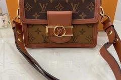 lv达芙妮包哪个尺寸好看，lv达芙妮包内里几个版本