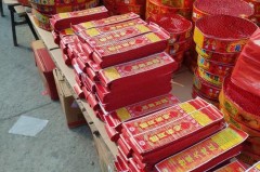 烟花超过保质期半年能放吗，烟花过了保质期几年,还能放吗?